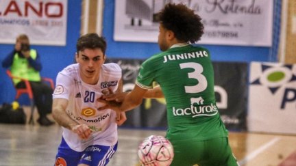 Alberto Inés durante un encuentro con Fútbol Emotion Zaragoza.