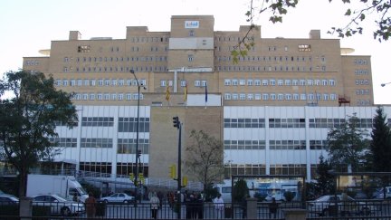 Fachada del hospital Miguel Servet de Zaragoza. / Europa Press