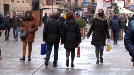 Aragoneses terminando este viernes las últimas compras navideñas.