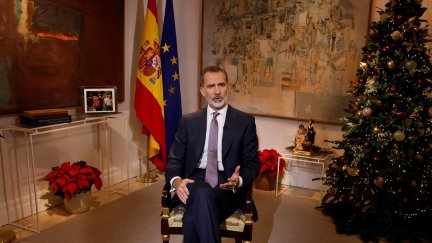 Felipe VI ofrece su tradicional discurso de Nochebuena desde el Palacio de la Zarzuela. / POOL