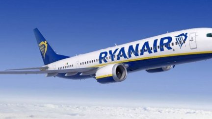 Una aeronave de la compañía Ryanair en pleno vuelo. / Europa Press