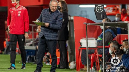 Juan Ignacio Martínez, durante un instante del duelo en Anduva.