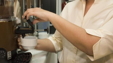 Aragón hace efectivo el pago de 38,8 millones de euros a 4.896 empresas de hostelería y turismo. / Gobierno de Aragón