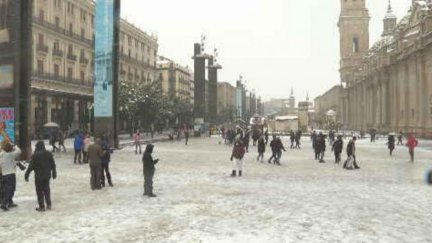 Filomena dejó una estampa poco frecuente: la plaza del Pilar de Zaragoza cubierta de nieve.