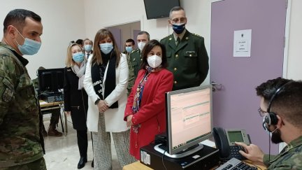 La ministra de Defensa, Margarita Robles (dcha), y la consejera de Sanidad, Sira Repollés (izq). / Gobierno de Aragón