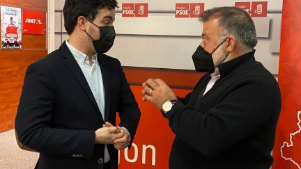 Darío Villagrasa y Herminio Sancho, del PSOE Aragón. (Foto: Europa Press)