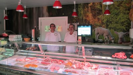 Carnicería situada en la localidad de Nuévalos, Zaragoza. / Europa Press