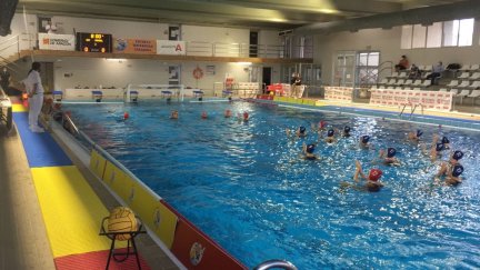 La Escuela Waterpolo Zaragoza afronta un doble compromiso en la piscina de Bomberos este fin de semana.