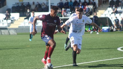 Carlos Kevin, ha vuelto a ser un jugador clave para la SD Huesca B.
