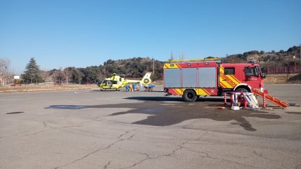 Imagen de la atención al herido por parte del SPEIS. / Foto: Diputación de Huesca.