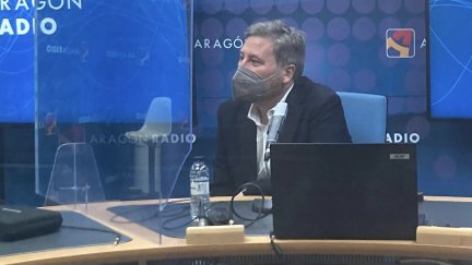 El consejero de Vertebración, Movilidad y Vivienda del Gobierno de Aragón, José Luis Soro, este miércoles en los estudios de Aragón Radio.