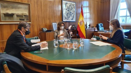 El vicepresidente y consejero de Industria, Competitividad y Desarrollo Empresarial del Gobierno de Aragón, Arturo Aliaga, se reúne con la vicepresidenta tercera del Gobierno y ministra para la Transición Ecológica y el Reto Demográfico, Teresa Ribera. / GOB. ARAGÓN