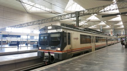 Tren en la Estación Delicias de Zaragoza. Foto de Archivo de Europa Press