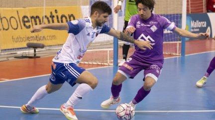 Ángel Claudino, en un partido con el Fútbol Emotion Zaragoza.