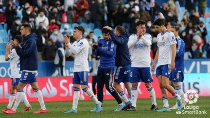 Los jugadores del Real Zaragoza, tras el partido contra Las Palmas. Foto: LaLiga.