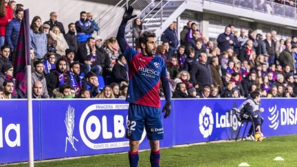 Sastre durante un encuentro con la SD Huesca.