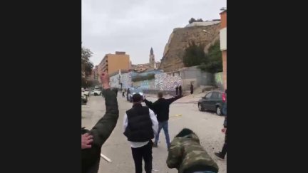 Imagen de un video grabado por uno de los jóvenes durante el altercado.