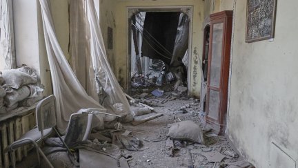 El interior de un edificio destruido en Kharkiv (Ucrania). / Foto: EFE.