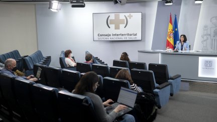 La ministra de Sanidad, Carolina Darias, en la rueda de prensa posterior al Consejo Interterritorial de Sanidad. /EP
