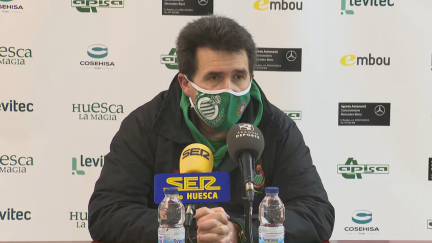 Lanau en rueda de prensa.