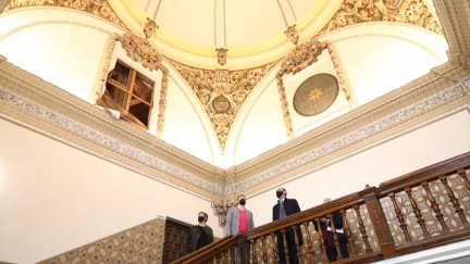 Javier Lambán, durante su visa al Real Seminario de San Carlos (Zaragoza).