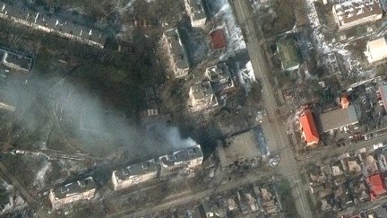 Imagen de satélite que muestra parte de los daños que han causado los bombardeos en la ciudad de Mariúpol. (EFE/EPA/MAXAR TECHNOLOGIES HANDOUT)