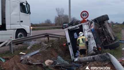 El accidente se ha registrado en la A-68 a la altura de Pinseque. / DIPUTACIÓN DE ZARAGOZA