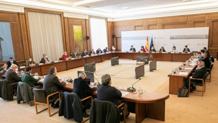 Reunión del Gobierno con el Comité Nacional del Transporte por Carretera. / Foto: Ministerio de Transportes, Movilidad y Agenda Urbana