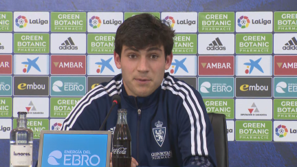 Iván Azón en rueda de prensa.