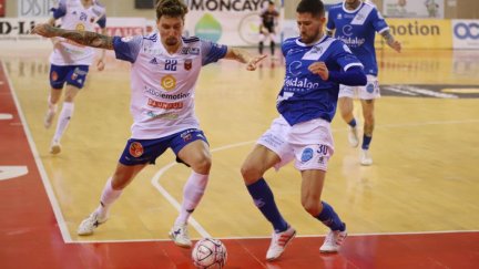 Jamur, en un partido de esta temporada con el Fútbol Emotion Zaragoza.