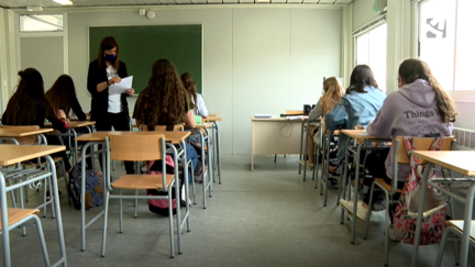 Estudiantes en una clase.