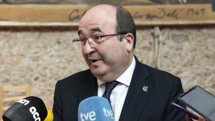 El ministro de Cultura y Deporte, Miquel Iceta, realiza declaraciones a los medios de comunicación. / Foto: EP.