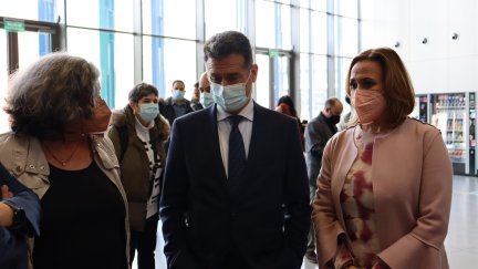 La consejera de Presidencia del Gobierno de Aragón, Mayte Pérez; la directora general de Justicia, María Ángeles Júlvez; y el presidente del TSJA, Manuel Bellido. / Foto: EP.