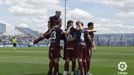 La plantilla de la SD Huesca celebra el 0-1 en el Fernando Torres. Foto: LaLiga