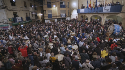 Plaza de España de La Puebla de Híjar, la pasada medianoche.