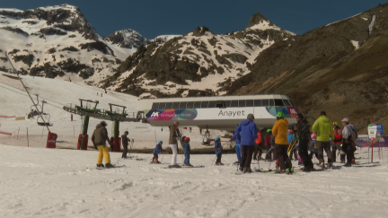 Domingo soleado y tranquilo para cerrar la temporada en la estación de Formigal.