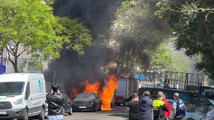 Incendio de cuatro contenedores en Zaragoza. / Foto: Vicente Pallarés