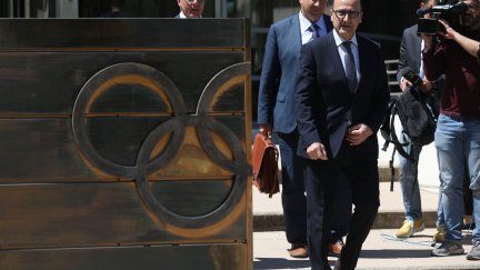 El consejero de Deporte, Felipe Faci, a su salida de la reunión con el COE./Isabel Infantes EP.