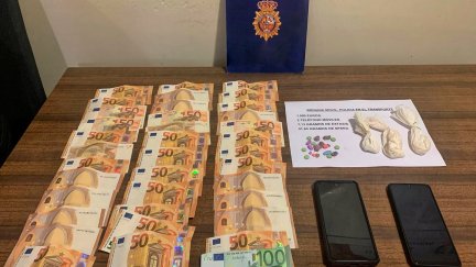 Imagen de la droga y el dinero incautado por la Policía.