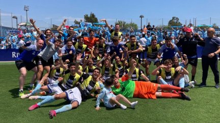 Los jugadores del CD Brea han vibrado con la permanencia en Barcelona.