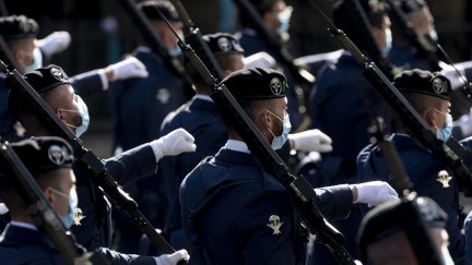 Imagen de archivo de varios soldados en un desfile. / Europa Press