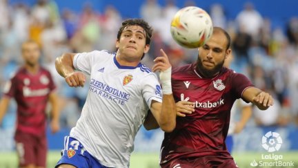 Iván Azón durante el encuentro de ida ante la Real Sociedad B.