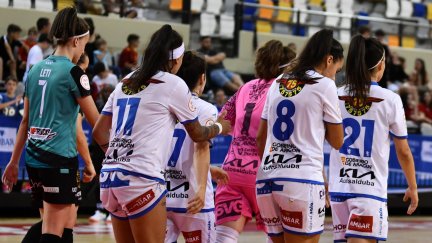 Las jugadoras del Sala Zaragoza celebran un gol durante un encuentro de esta temporada.