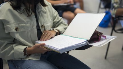 Fisioterapia, el Máster Universitario en Ingeniería Industrial y Terapia Ocupacional son las titulaciones en las que los alumnos encuentran antes trabajo./EUROPA PRESS