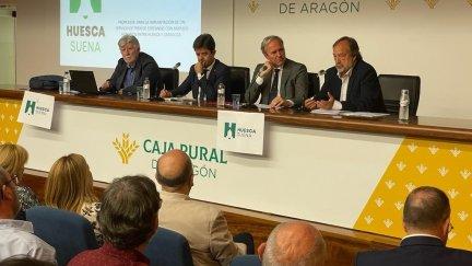 El alcalde de Zaragoza, Jorge Azcón, en el debate sobre el tren de Cercanías organizado por Huesca Suena. Foto: EP.