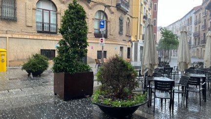 Granizada en Huesca, este sábado.