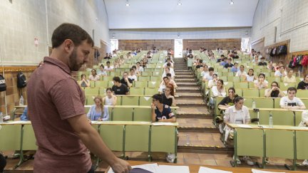 Más de 6.400 estudiantes de Aragón se han presentado este miércoles a la EvAU. / Efe