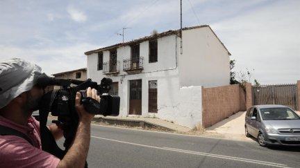 La Policía Nacional investiga la muerte de una mujer cuyo cadáver fue encontrado en una vivienda con signos de violencia en Alzira (Valencia). / Foto: EFE.