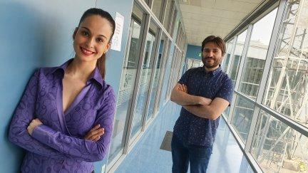 Aurora Martínez y Miguel Remiro, directores y presentadores de 'De boca en boca'. / CARTV.