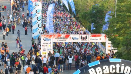 Imagen de archivo de la zona de salida de la carrera ciclista Quebrantahuesos, en Sabiñánigo. / Quebrantahuesos.com